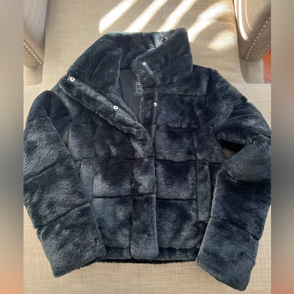 Faux Fur Abercrombie Jacket - Picture 1 of 2